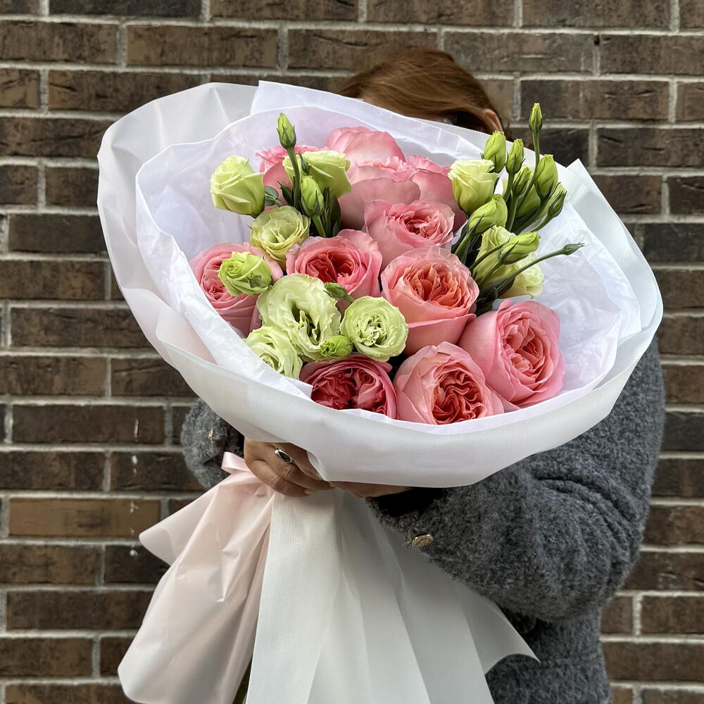 Bouquet "Emily" with peony-like roses