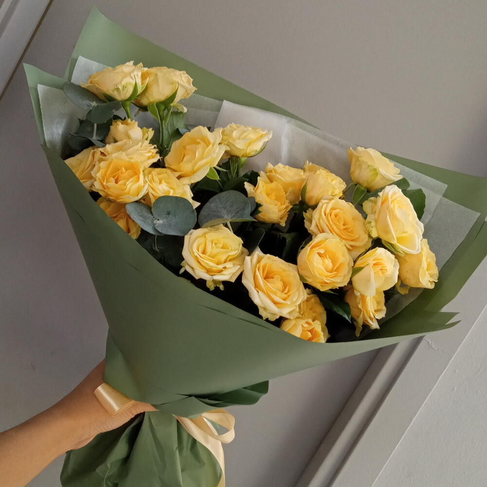 Кустовая роза 9 шт