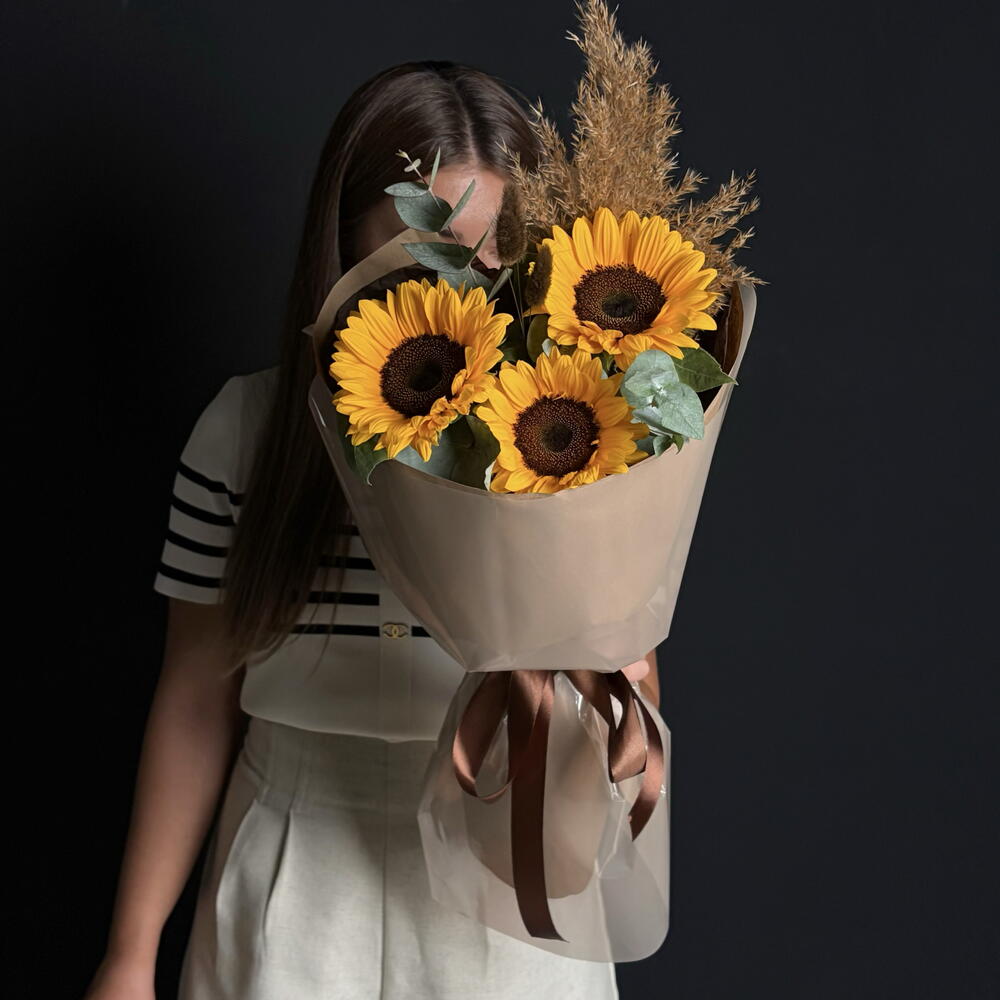 Авторский букет подсолнухов с стильной упаковке😍🌻🔥