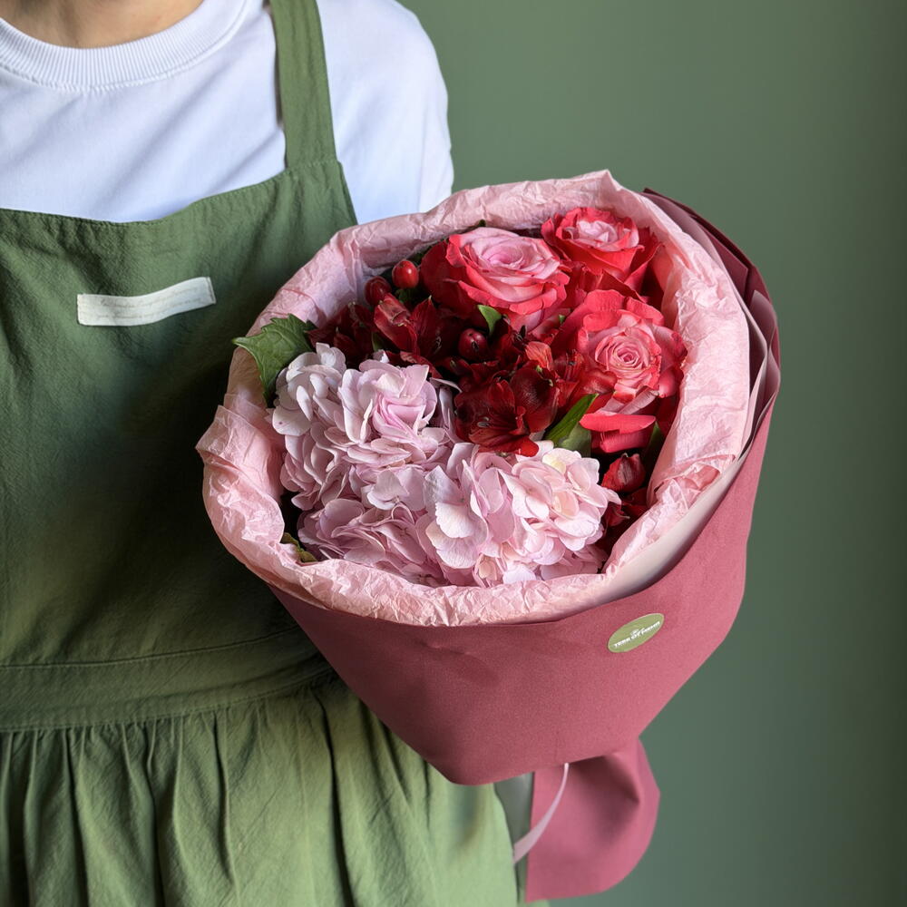 Букет с Альстромериями, Гортензией и Розами ♥️