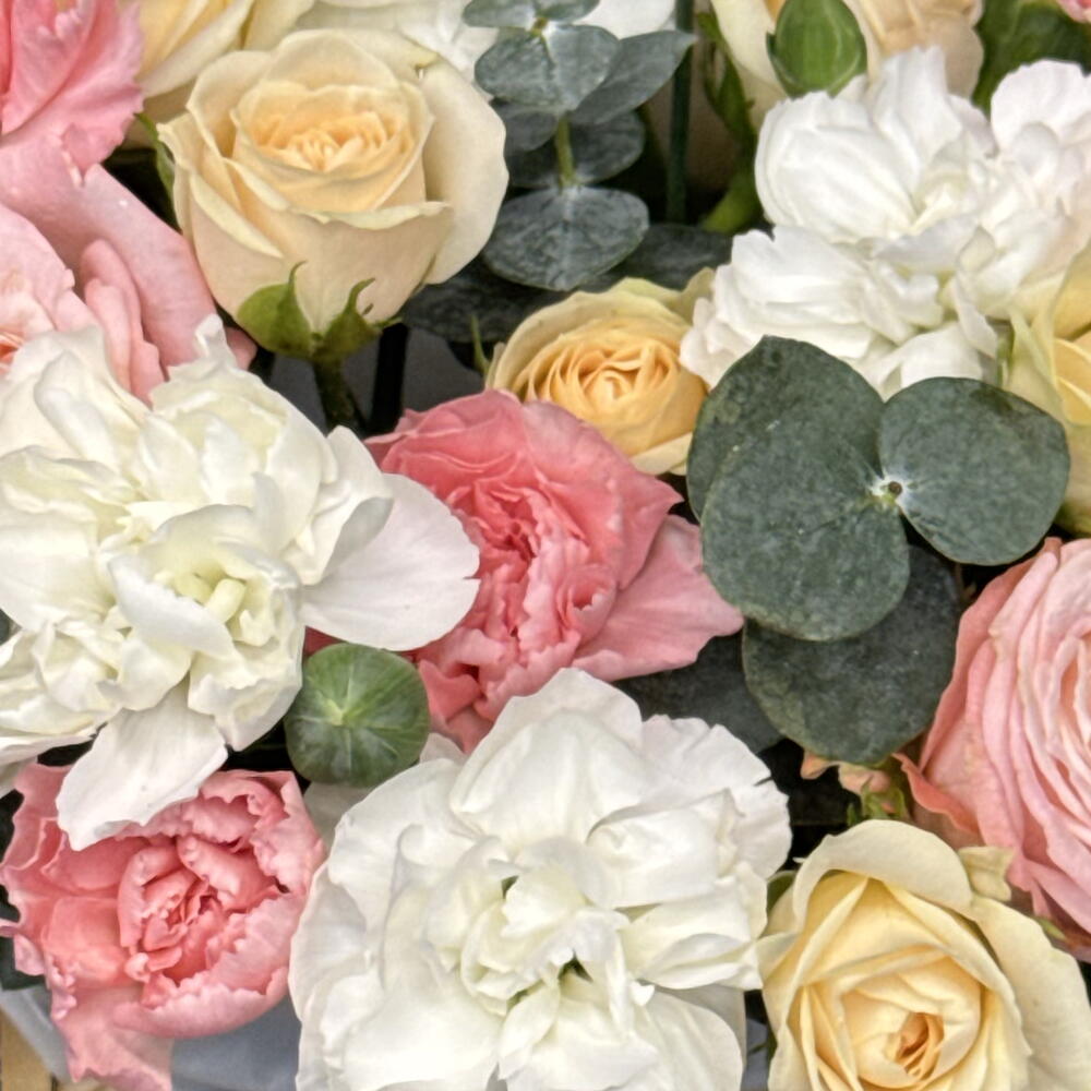 Цветочная композиция в деревянном ящике 🌸💗 FlowaLova