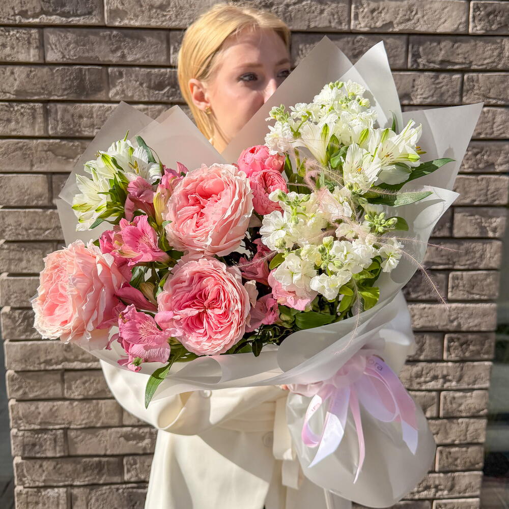 Авторский букет с пионовидной розой Тсумуги.Leoraflowers 5103