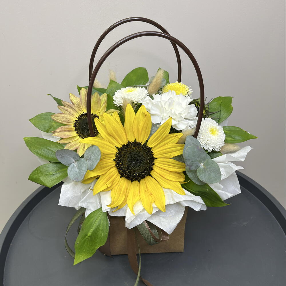 Солнечные подсолнухи в сумочке крафт🌻