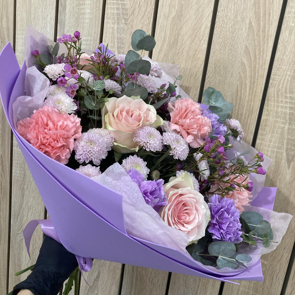 Букет с Розами, Диантусами и Эвкалиптом💜🌿