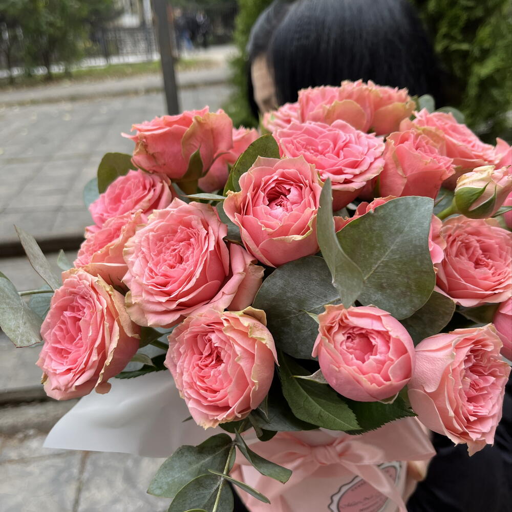 Коробка из кустовых роз