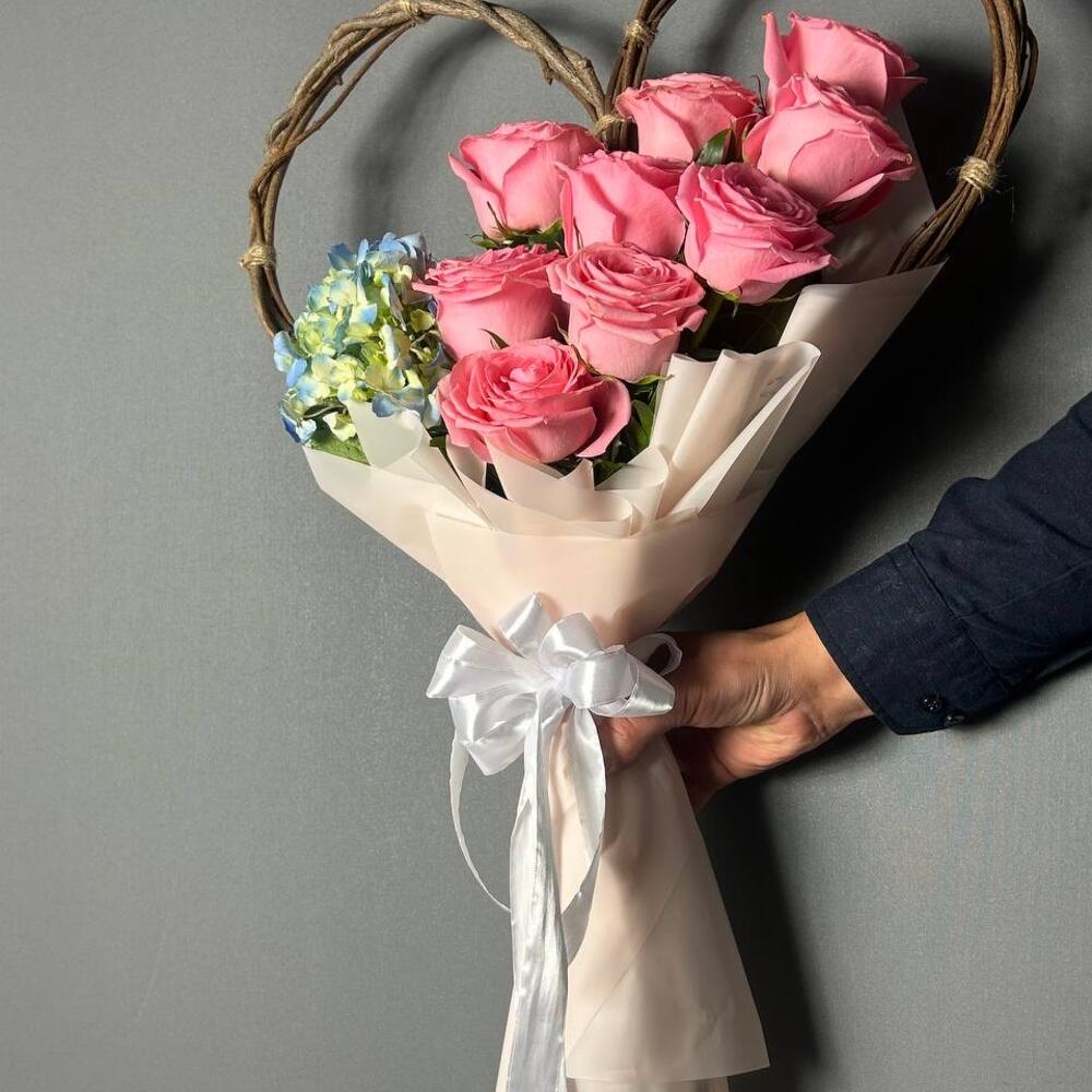 Heart Frame Bouquet N-054