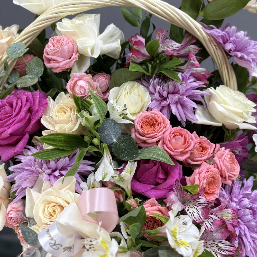 Корзина с цветами 333