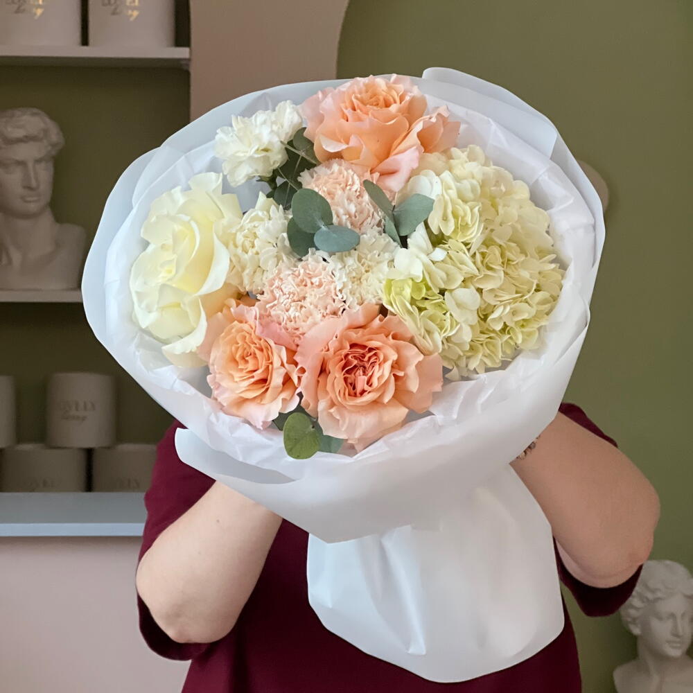 Букет с пион.розами и гортензией с эвкалиптом