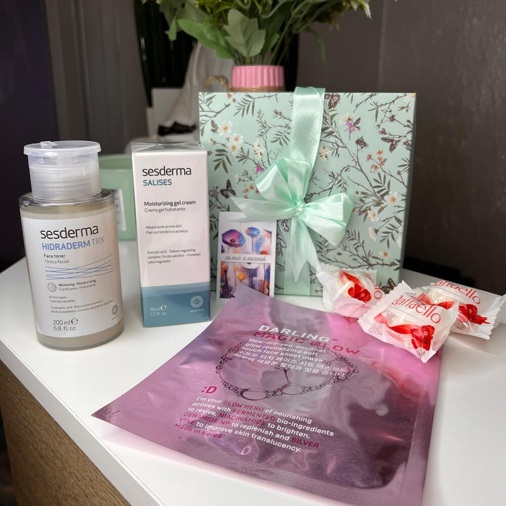 Набор косметики Sesderma для увлажнения лица (крем и тонер)