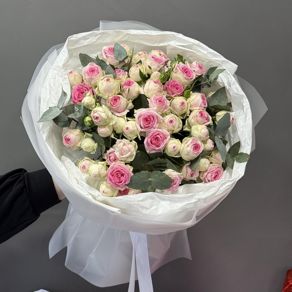 Пионовидная кустовая роза джелато