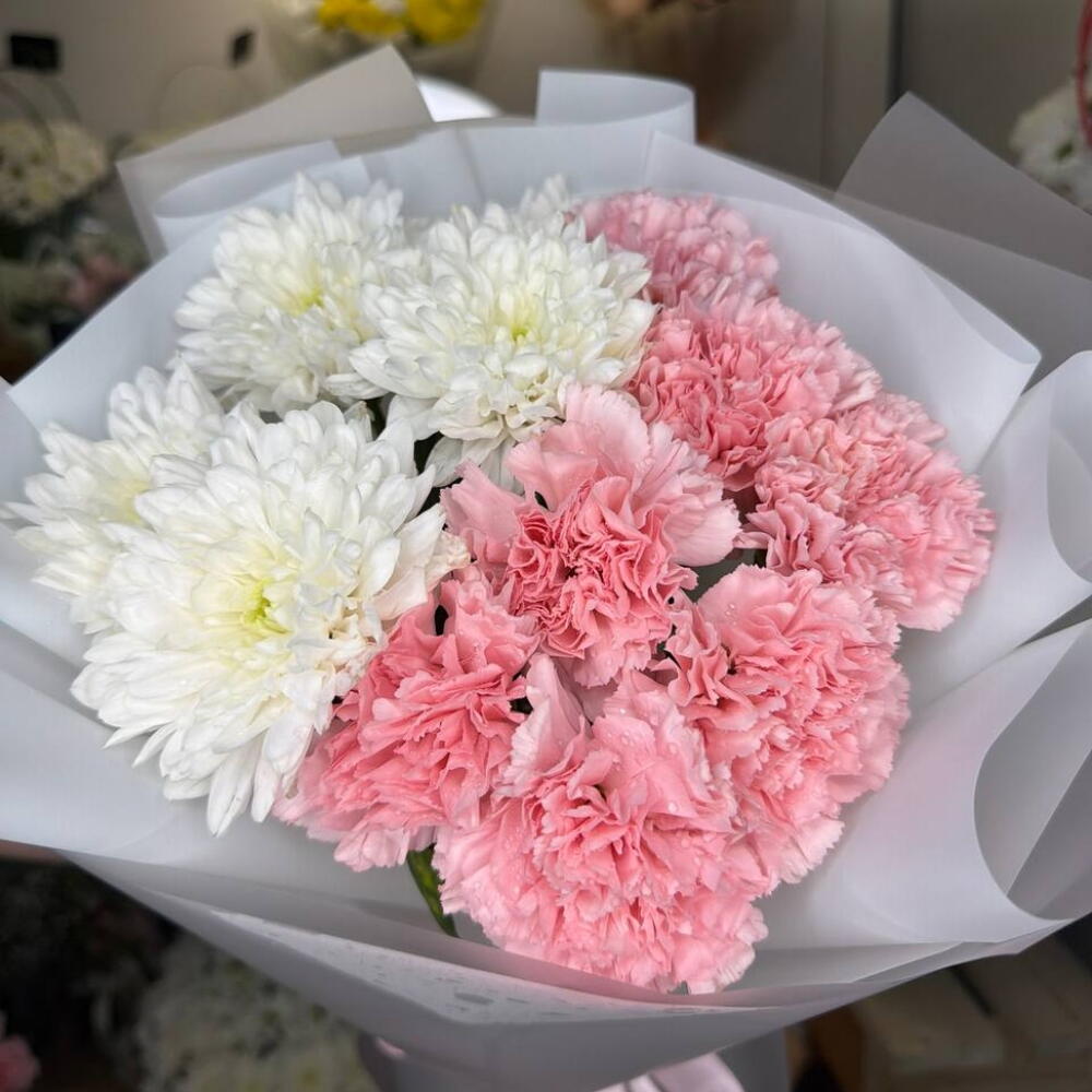 Букет с хризантемой и диатусами 😍