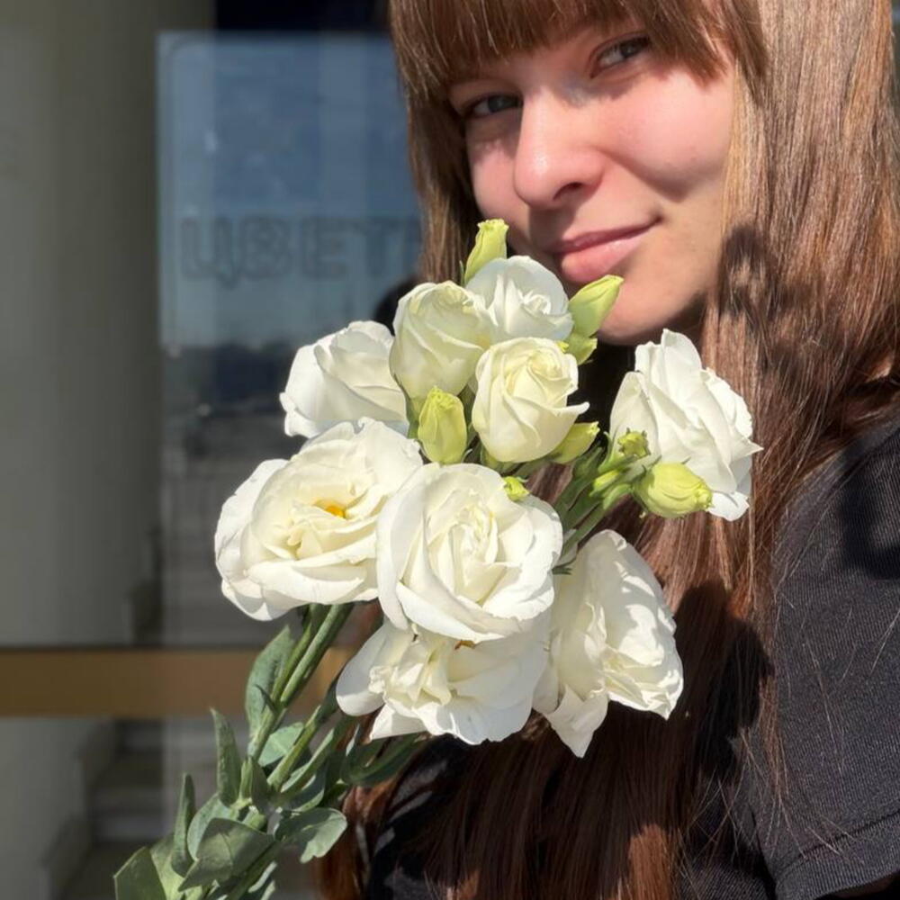 Эустома красивая, пышная и свежая 🌿