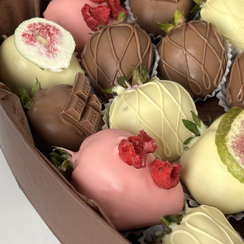 Клубника в шоколаде 31 см