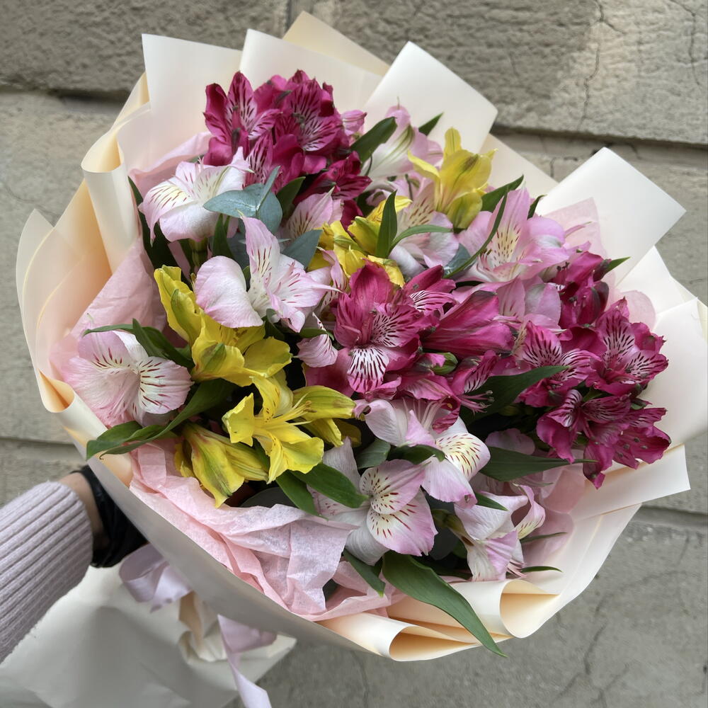 Букет ☺️🎀 «радость»🌸из стойких альстромерий
