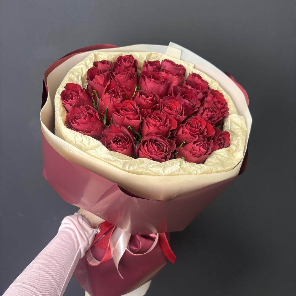 Букет из 25 кенийских красных роз
