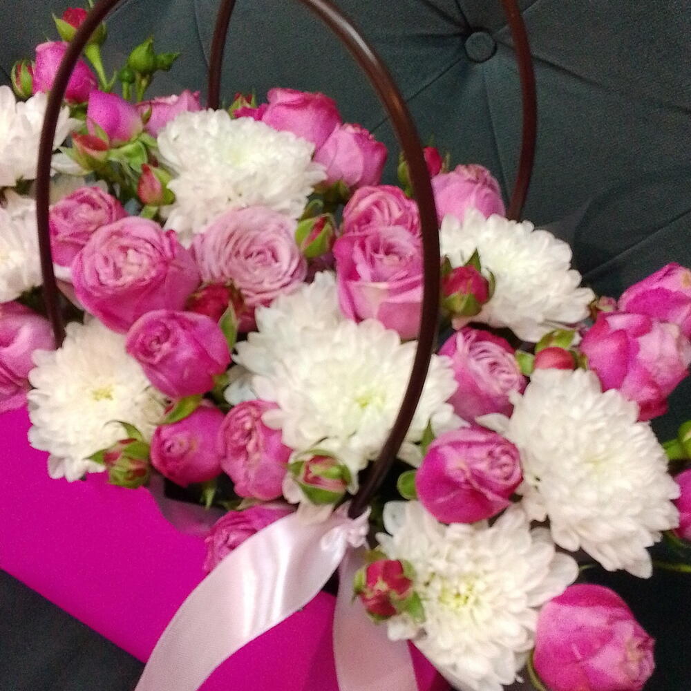 Композиция в сумочке с пионовидными розами 🌹