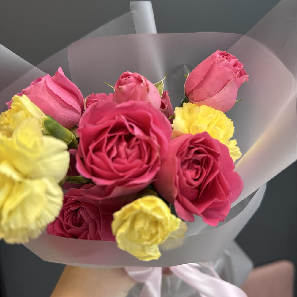 Мини букет комплимент 💐  Роза кустовая, диантус кустовой, на День учителя
