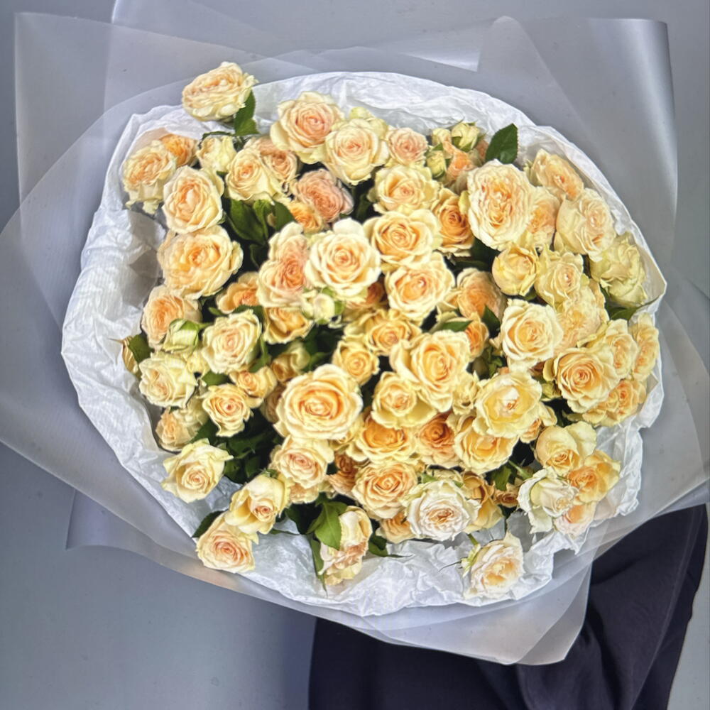 Букет из нежных кустовых роз (49-0513)