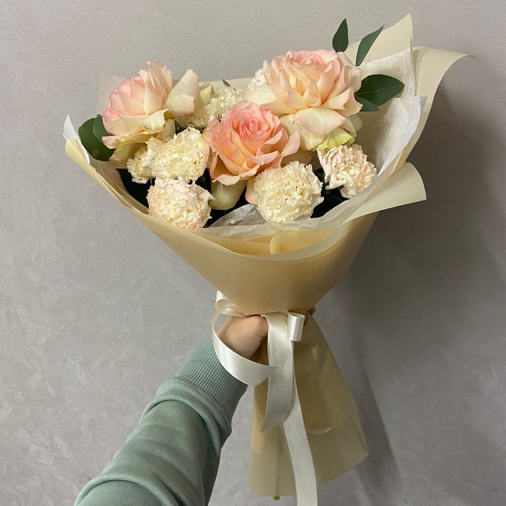 Букет из французских роз и диантусов💞