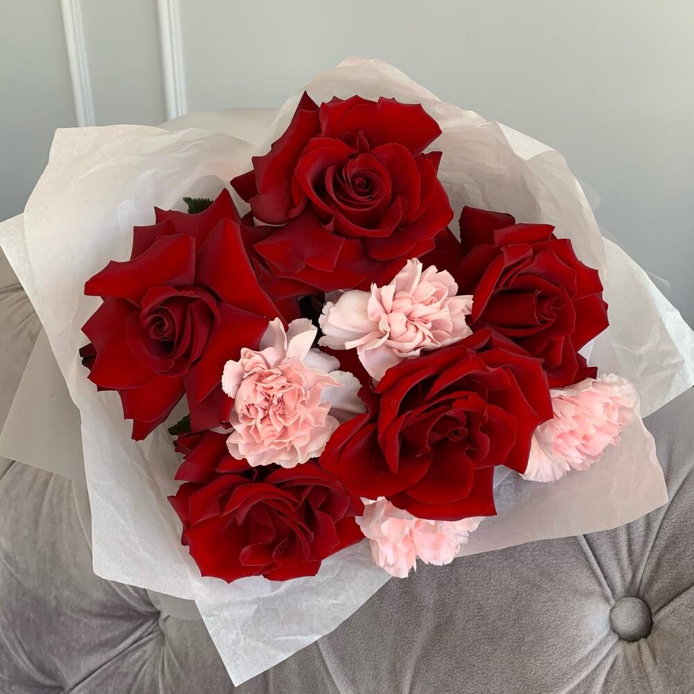 Яркий букет 🌹 Французские Розы и диантусы