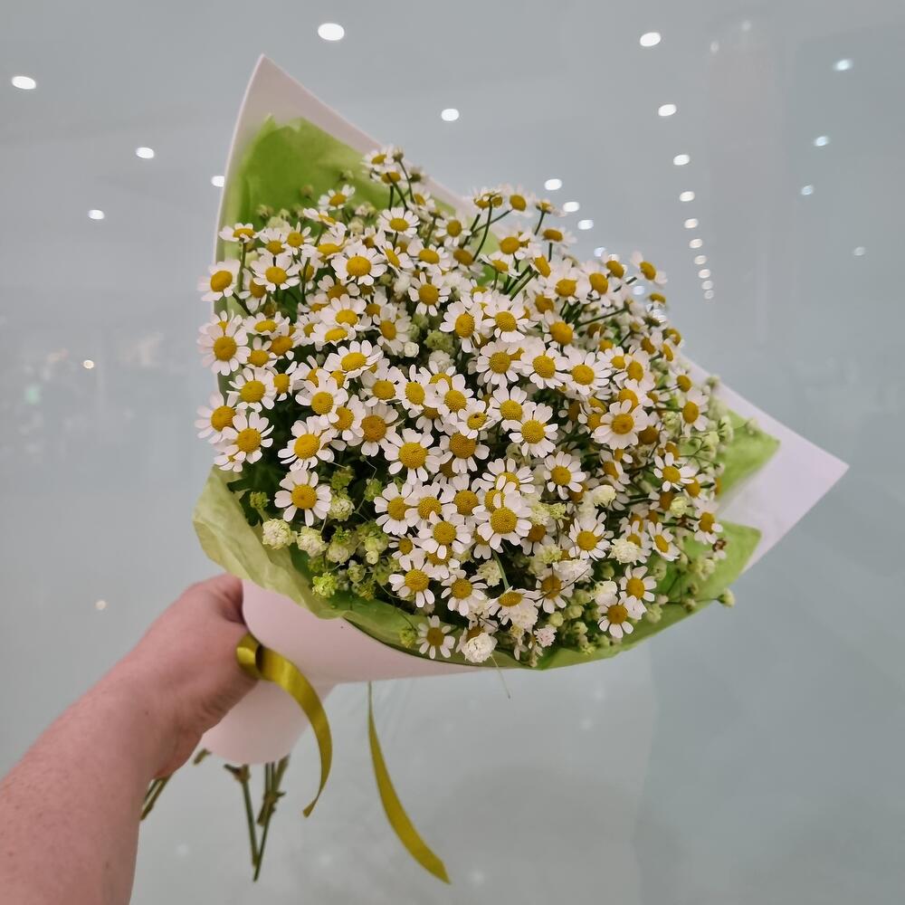 Букет для мамы "Ромашковая поляна" из танацетума
