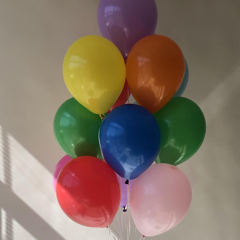 Яркое ассорти из 15 шаров