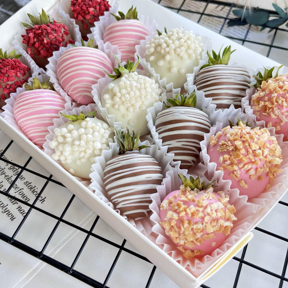 Клубника в шоколаде 15 ягод микс ХИТ