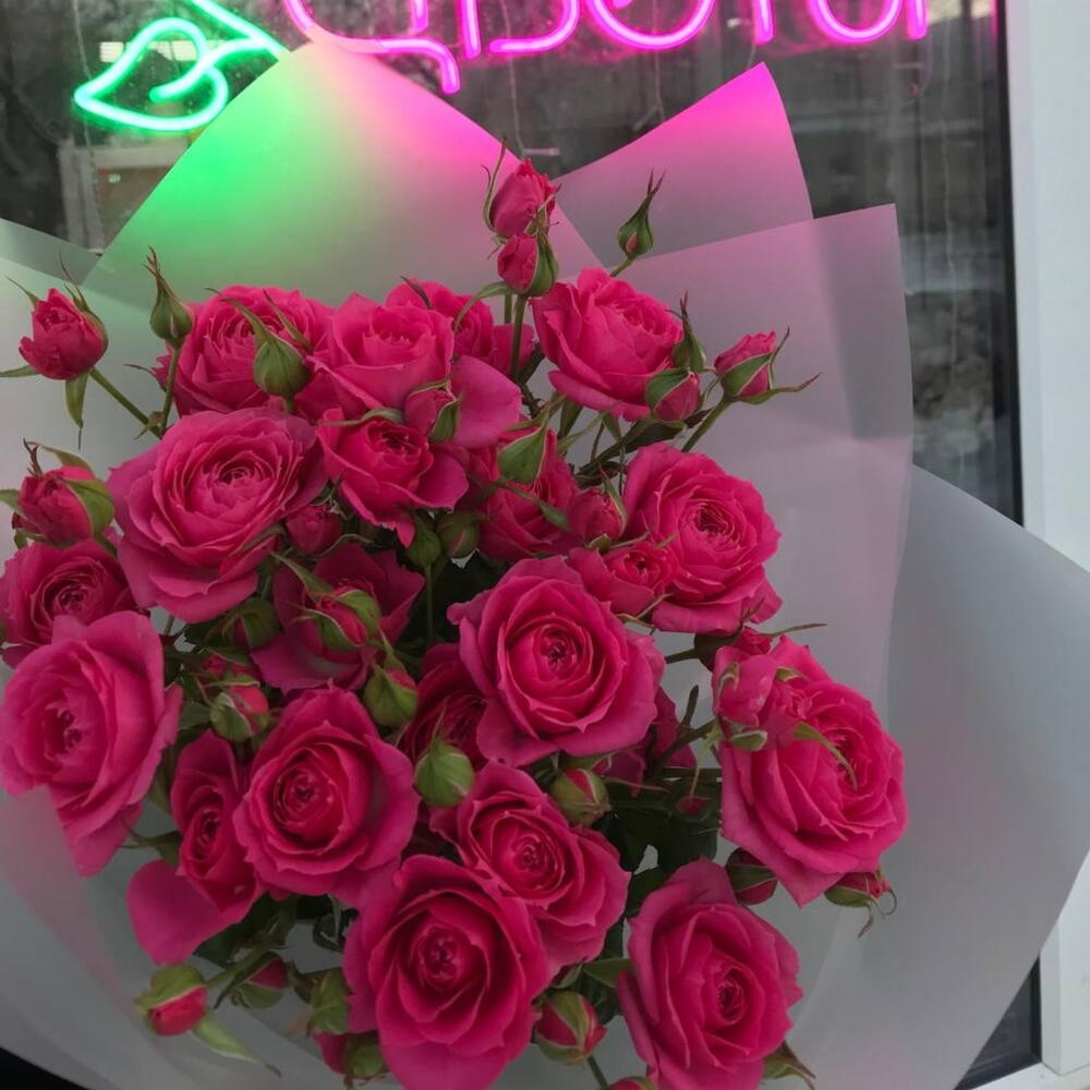 Букет с кустовыми розами 🎀