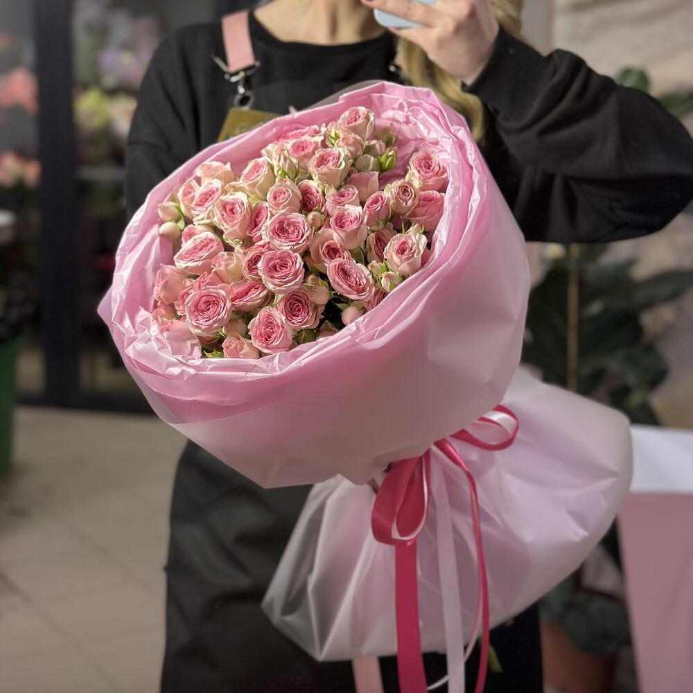 Букет 9 кустовых роз Динара