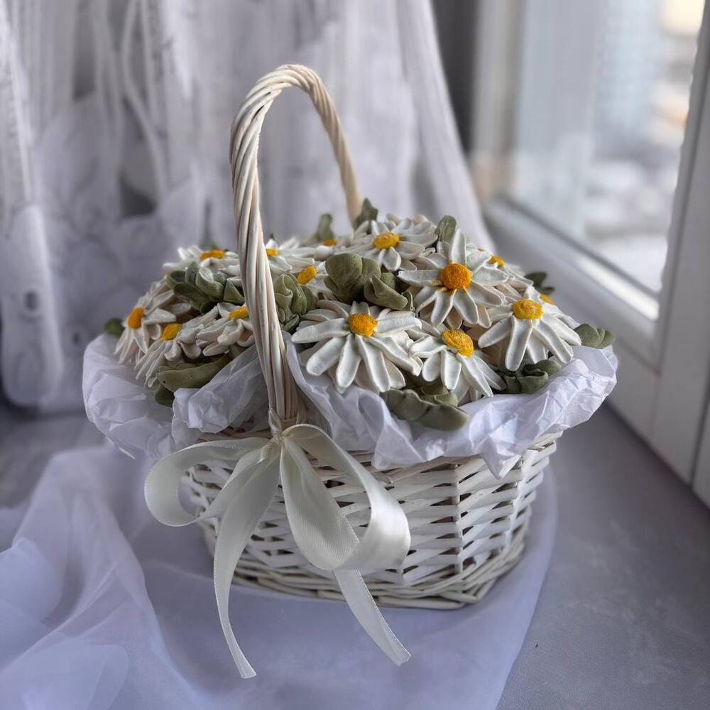 Ромашки зефирные в корзине