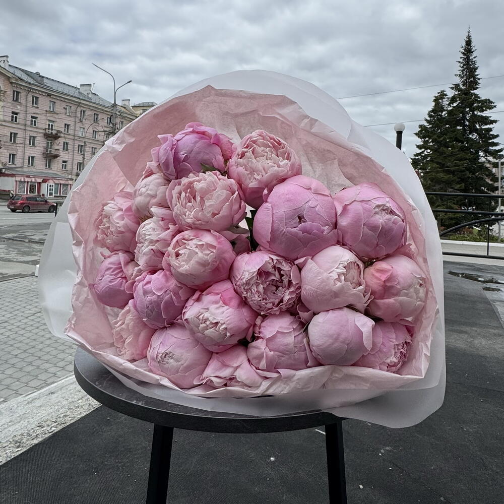 Букет из 21 пиона Сара