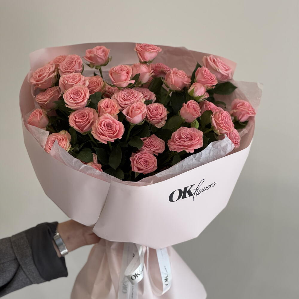 Букет из кустовых роз