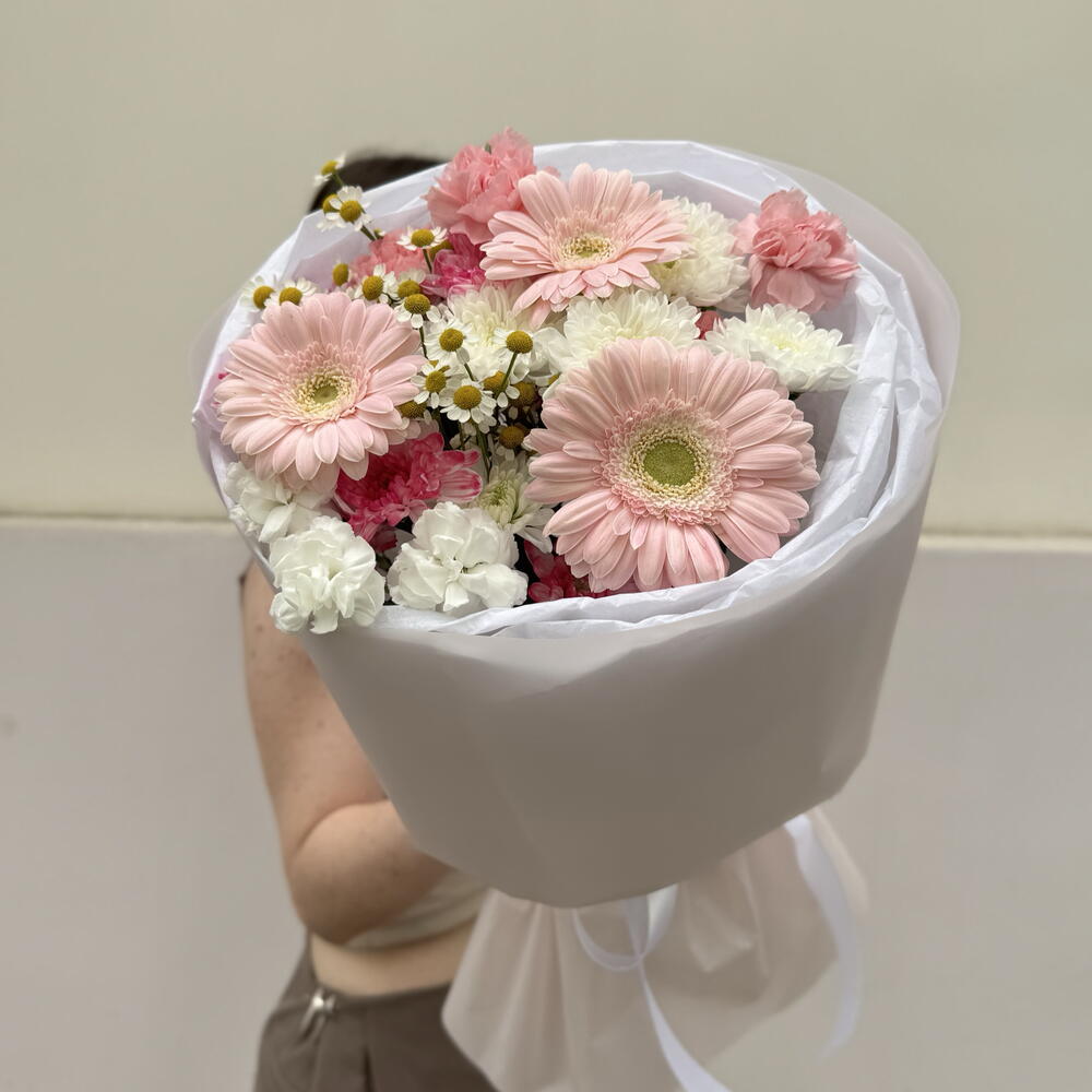 Милашка 💕 Сборный букет из Гербер, кустовой хризантемы и ромашки