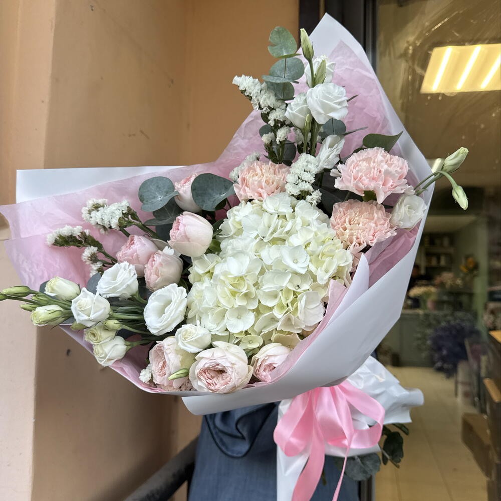 Нежный букет🌸 "лёгкие чувства" в составе гортензия, эустома/лизиантус, роза MANSFIELD, диантусы и статица 🌾