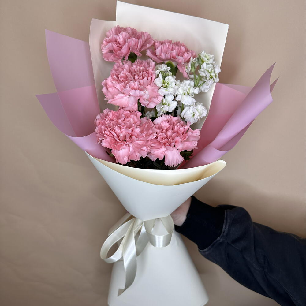 Букет-комплимент из диантусов и маттиолы 💞