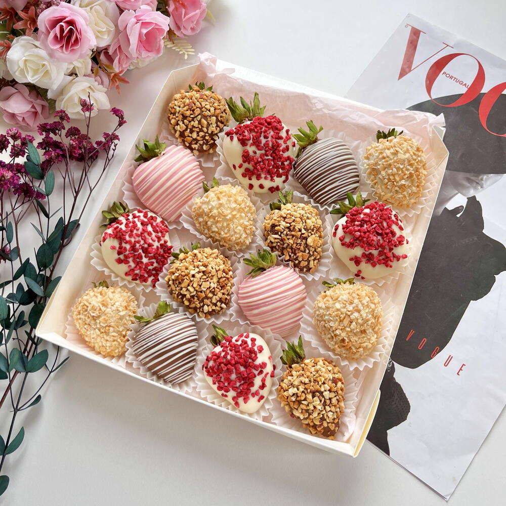Клубника в шоколаде набор Наслаждение ХИТ ДНЯ + подарок от Vivienne Sabo — румяна MACARON 16-20 ягод