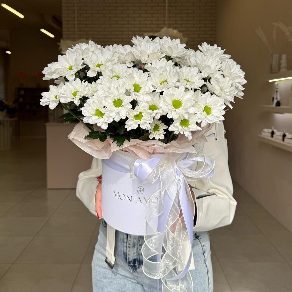 Цветы в коробке ромашки