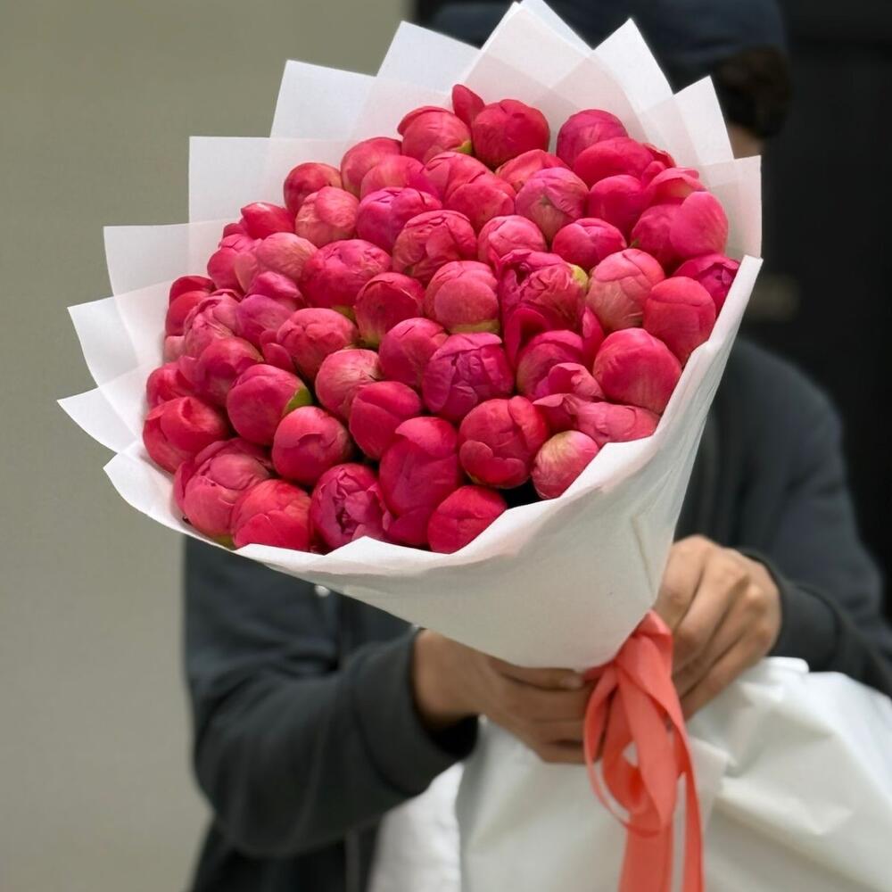 Букет из коралловых пионов отборные