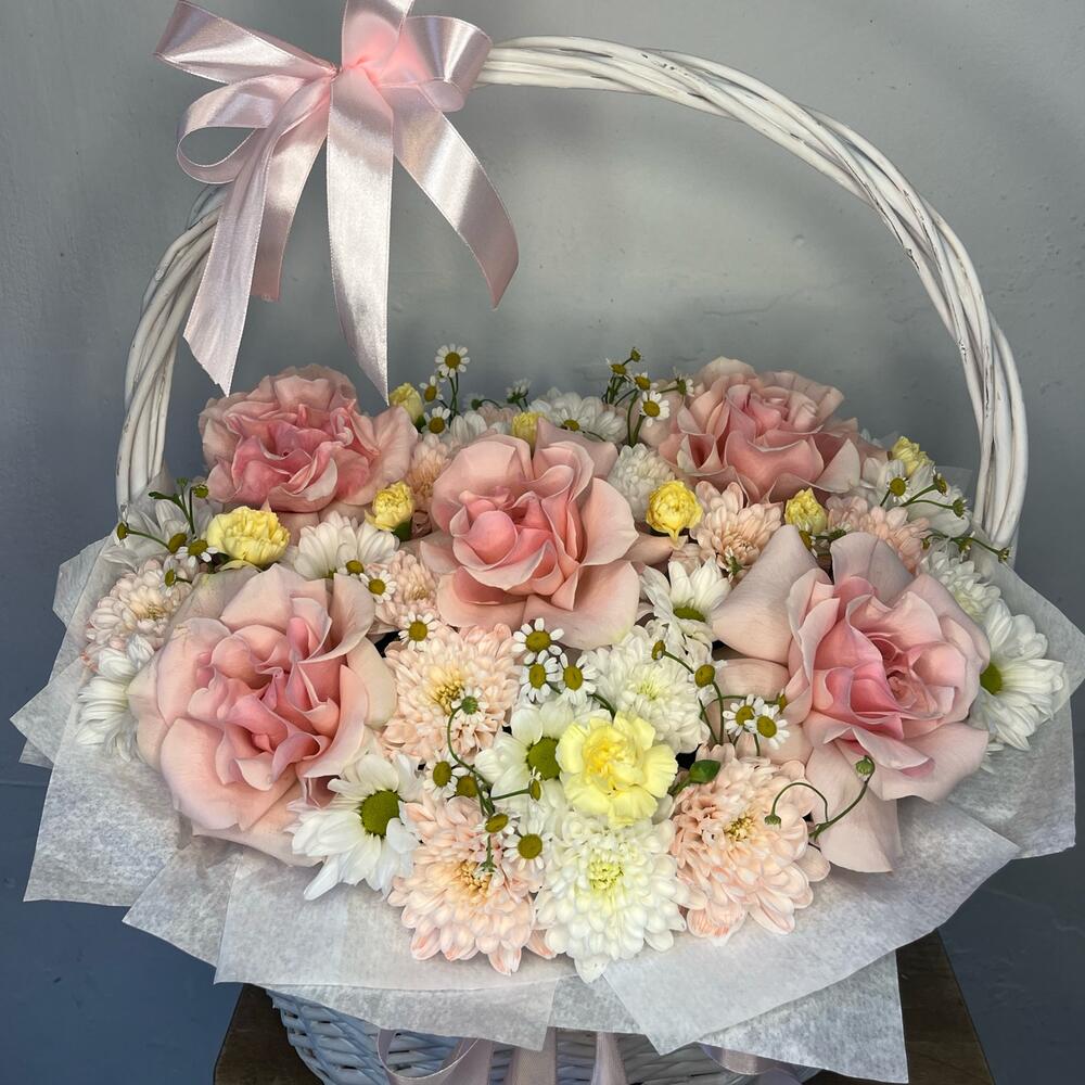 Корзина с цветами🌸