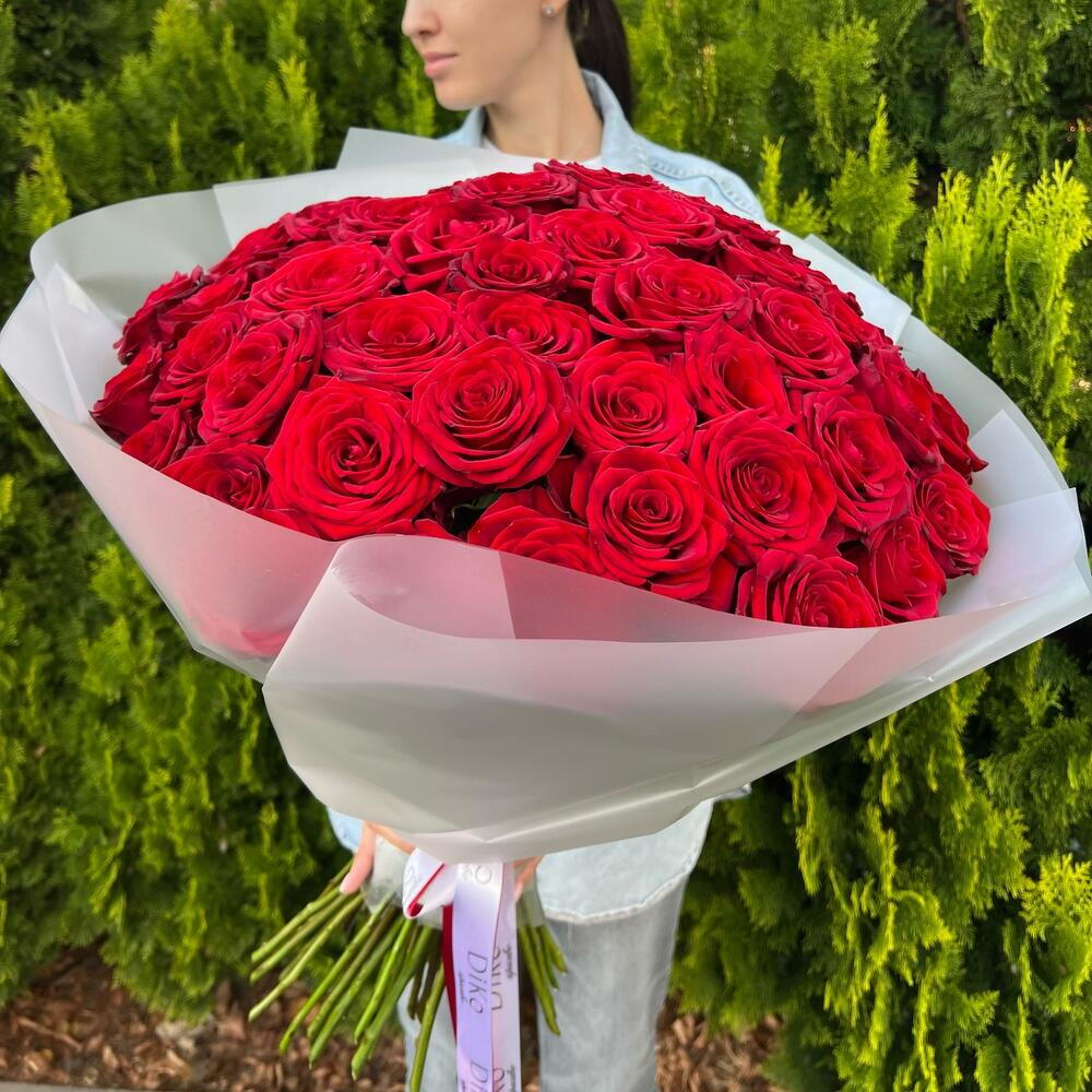 Букет из 51 красной розы