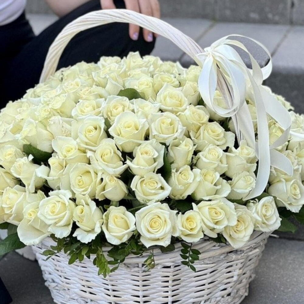 Корзина из роз "Медовый месяц"