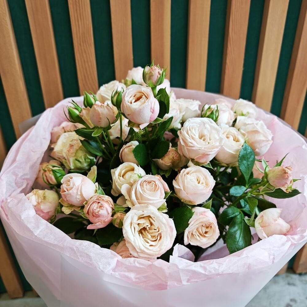 Букет (9 кустовых роз)