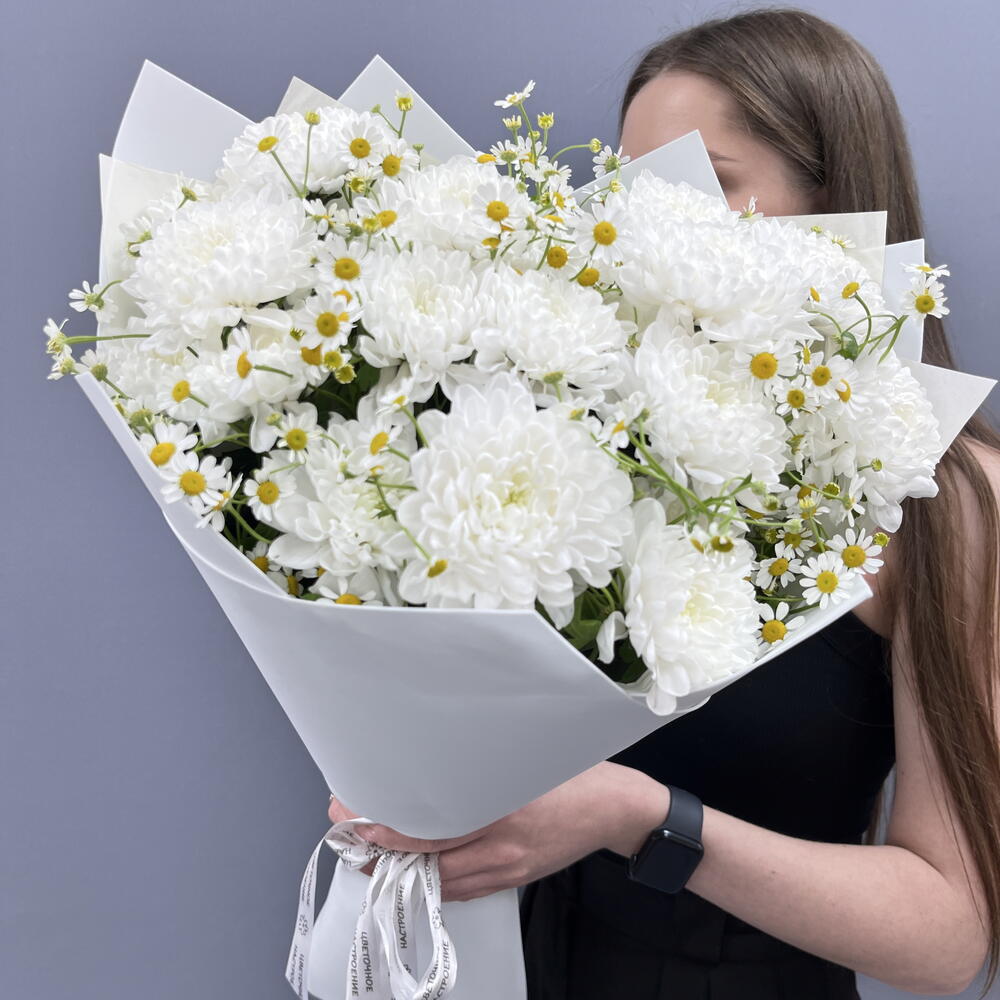 Букет хризантема кустовая и ромашка