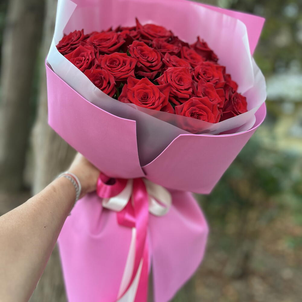 Розы красные 25 шт