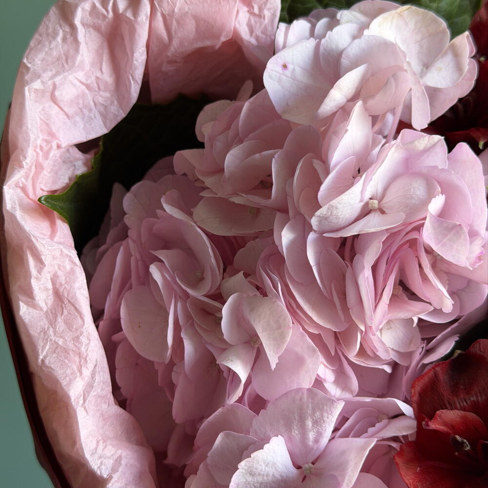 Букет с Альстромериями, Гортензией и Розами ♥️