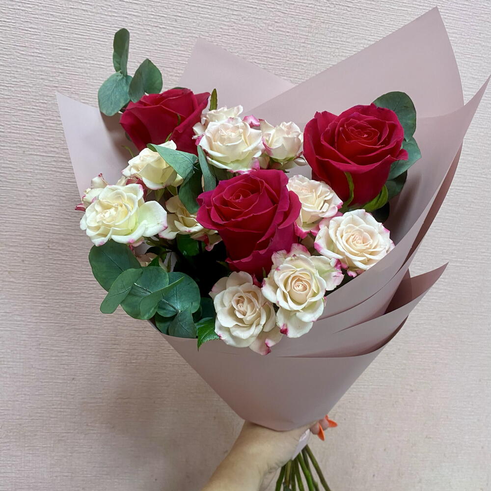 Ramo de Rosas con eucalipto