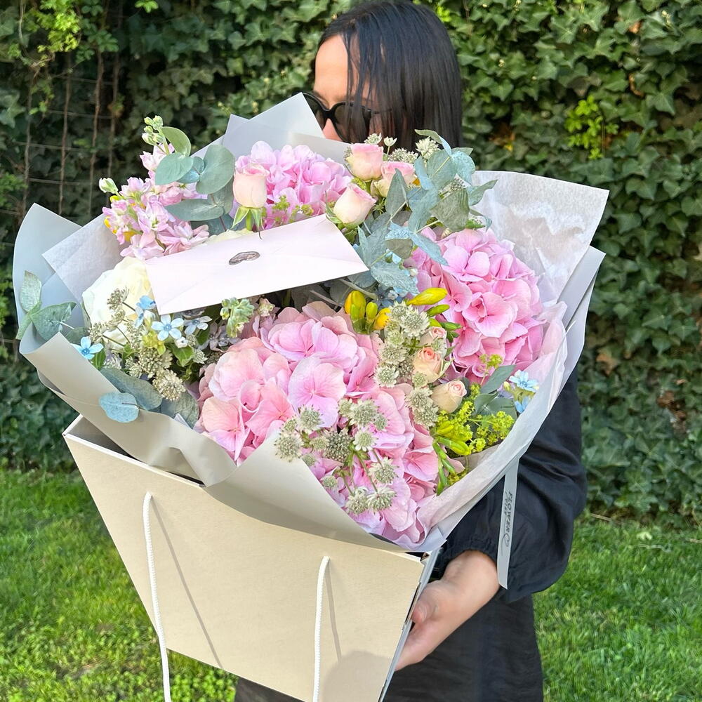 Tenderness, Flowers Prague, Středočeský Kraj, Středočeský kraj, Czech