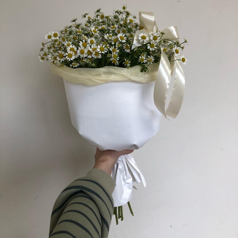 Букет из кустовых ромашек