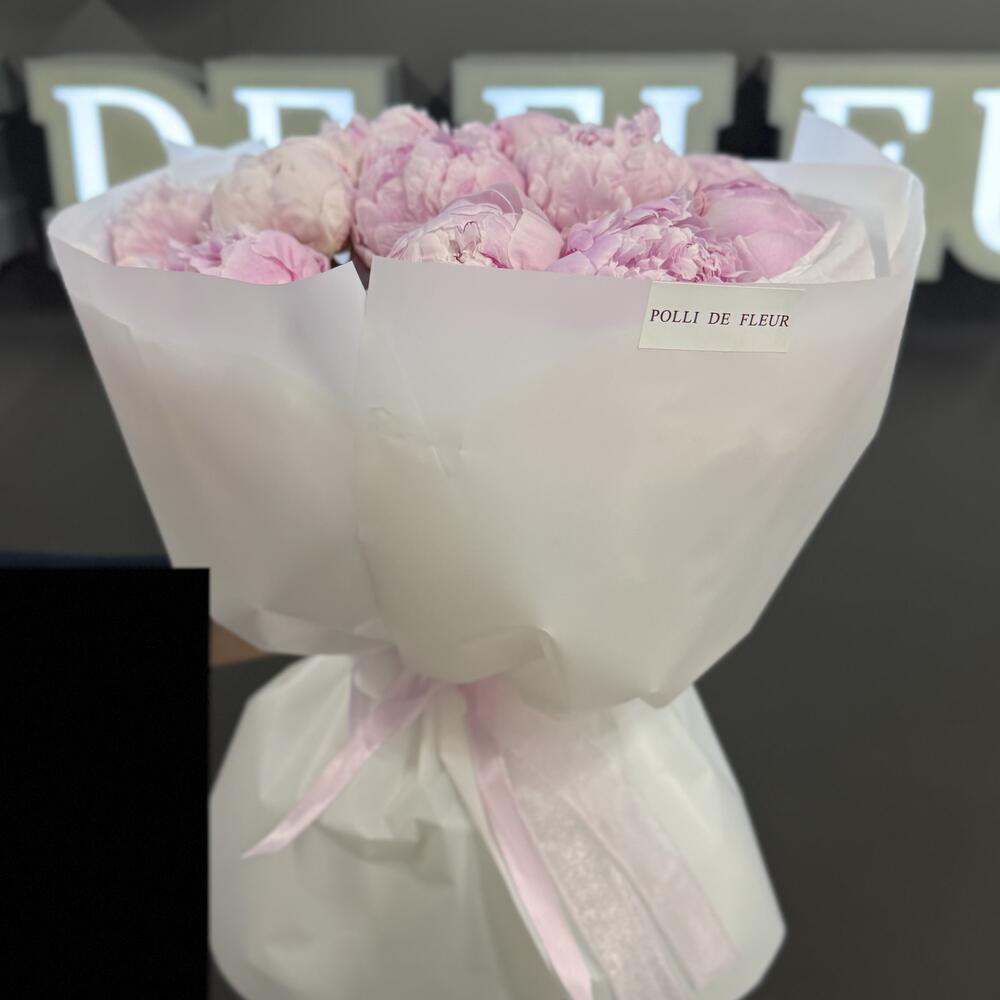 Букет из пионов