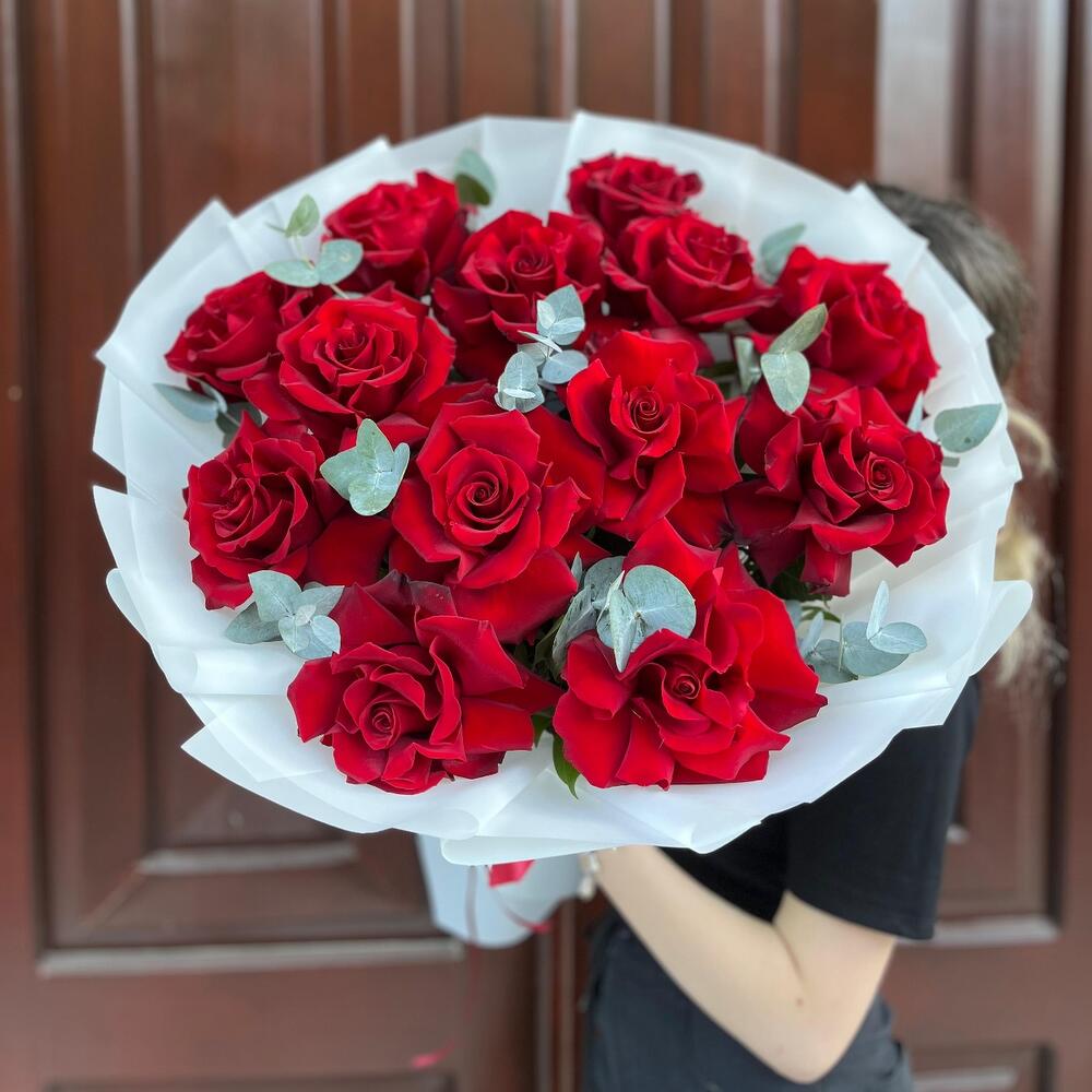Розы Эквадор 13 штук